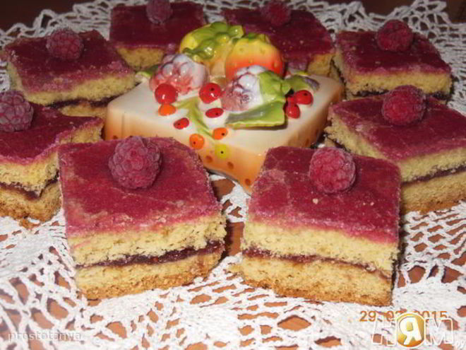 Рецепт песочного пирожного малинка