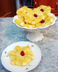 Пирожное фруктовое Цветы из ананаса