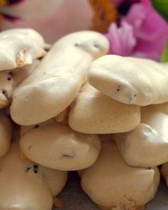 Пирожное Клюквенное безе