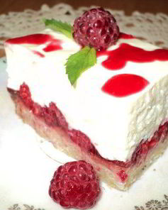 Пирожное Малина на снегу