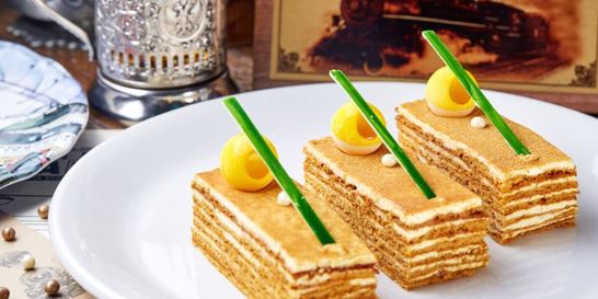 Пирожное Медовик