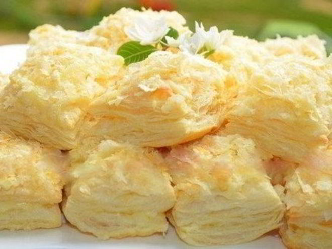 Рецепт пирожных из слоеного теста с ванильным кремом