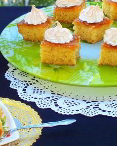 Пирожные с абрикосовым джемом и безе