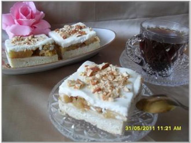 Рецепт пирожных с ревенем и яблоками