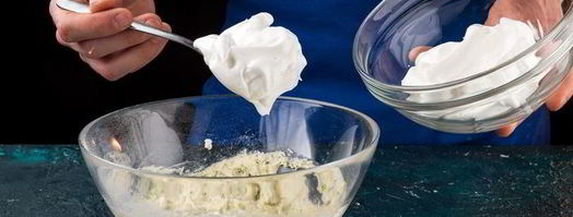 пирожные с творожным сыром, зеленью и красной икрой. Шаг 6