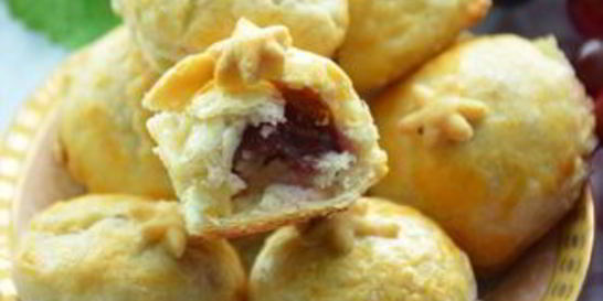 Пирожные с виноградом