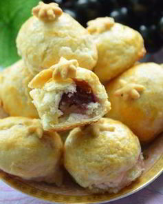 Пирожные с виноградом