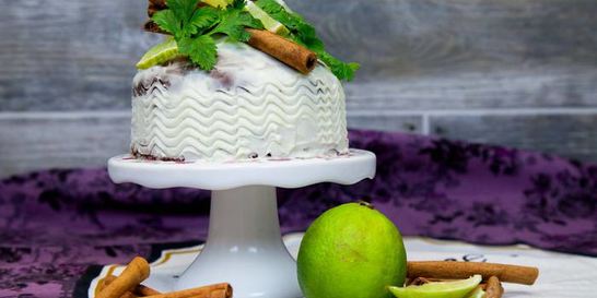 Шоколадное пирожное с ромом и лаймом