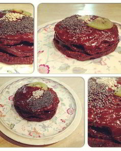 Шоколадное сырое пирожное с киви