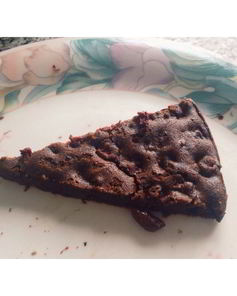 Шоколадный брауни с вишней