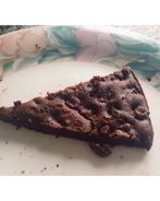 Шоколадный брауни с вишней