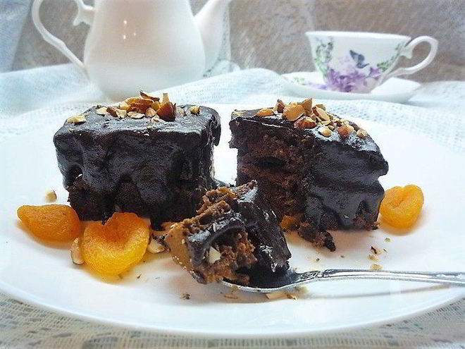 Рецепт шоколадных брауни с курагой и миндалем