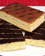 Шоколадные пирожные с джемом