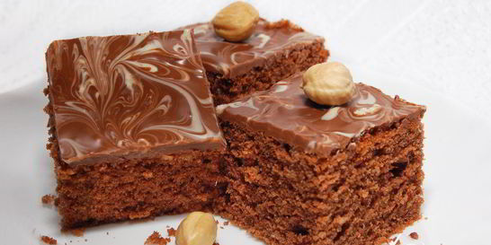 Шоколадные пирожные с фундуком