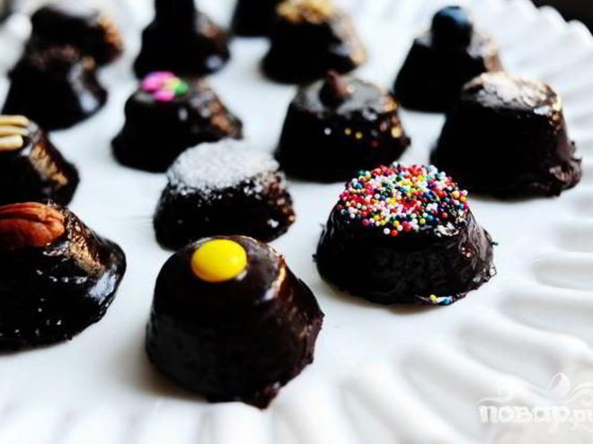 Рецепт шоколадных пирожных в сливочной глазури