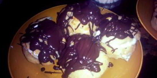 Заварное пирожное с белковым кремом