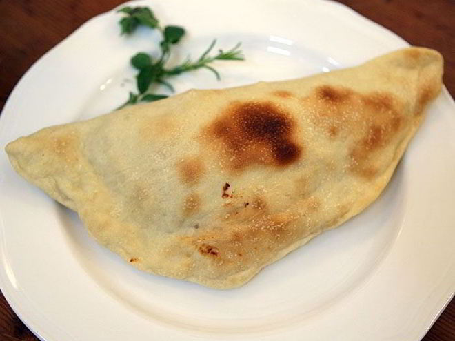 Рецепт итальянской закрытой пиццы калвазоне