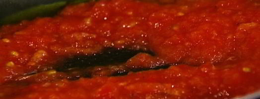 мини-пиццы с грудинкой, помидорами и оливками. Шаг 4