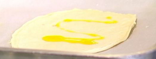 мини-пиццы с грудинкой, помидорами и оливками. Шаг 8