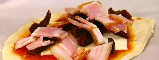 мини-пиццы с грудинкой, помидорами и оливками. Шаг 9