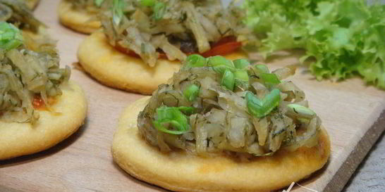 Мини-пиццы с картофельными шапочками