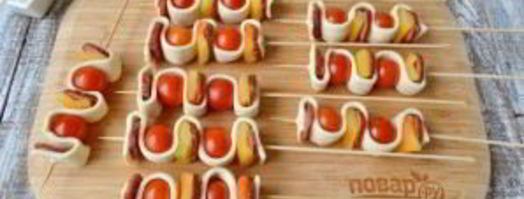 пицца на шпажках. Шаг 3