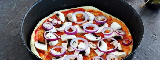 пицца на слоено-дрожжевом тесте. Шаг 12