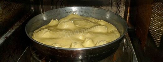 пицца на жидком тесте со свининой, помидорами и перцем. Шаг 11