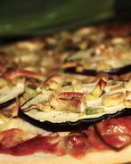 Пицца с баклажанами и фаршем