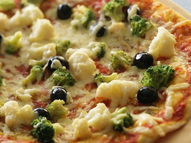 Рецепт пиццы с брокколи и цветной капустой