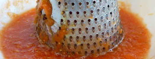 пицца с двумя видами сыра, черри и базиликом. Шаг 2