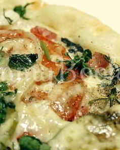 Пицца с колбасой