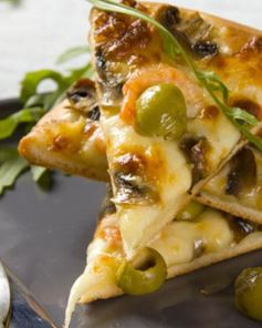 Пицца с креветками и рукколой