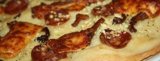 пицца с лисичками и сыровяленой колбасой. Шаг 6