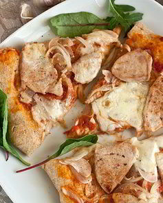 Пицца с луком из цельнозерновой муки