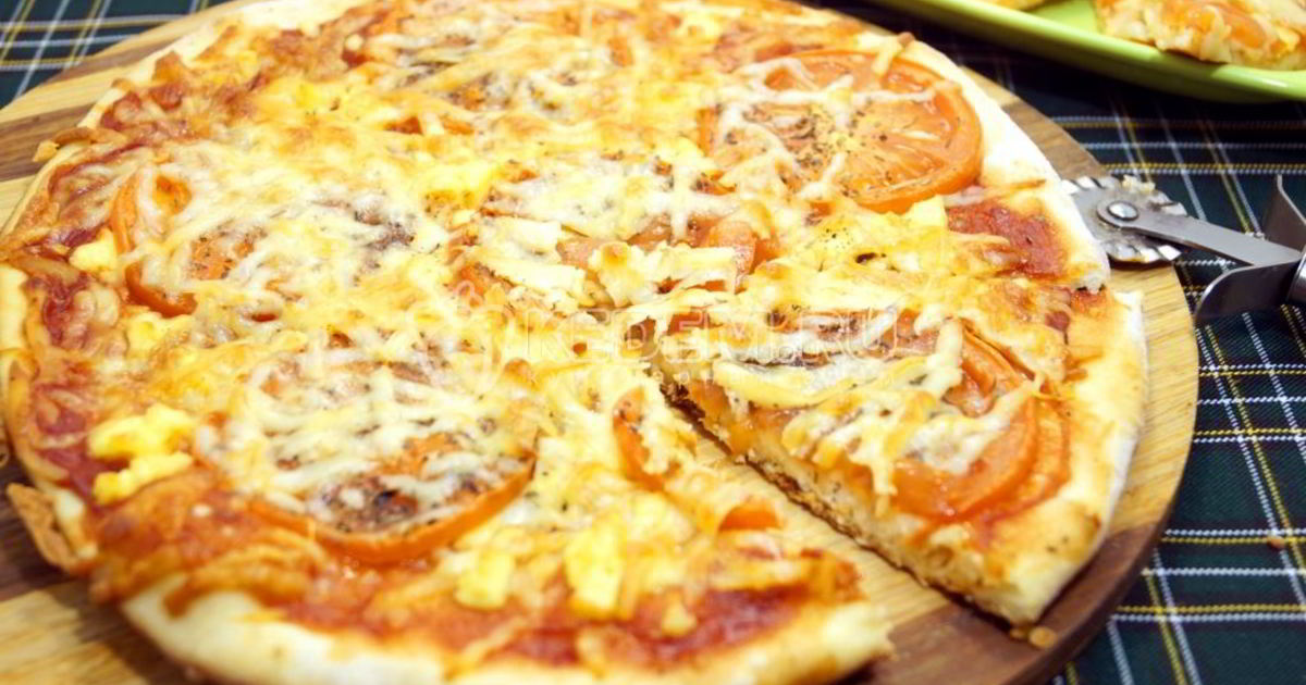 Пицца из слоеного теста. Классическая пицца на дрожжевом тесте. Классическая пицца на дрожжевом тесте. Простая пицца. Классическая пицца на дрожжевом тесте.