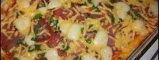 пицца с салями, беконом, моцареллой, грибами, прошутто и сыром. Шаг 17