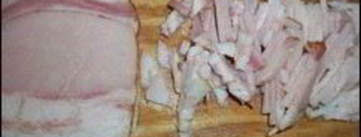 пицца с салями, беконом, моцареллой, грибами, прошутто и сыром. Шаг 4