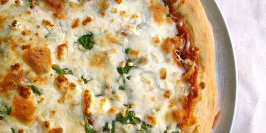 Пицца с сыром Фета