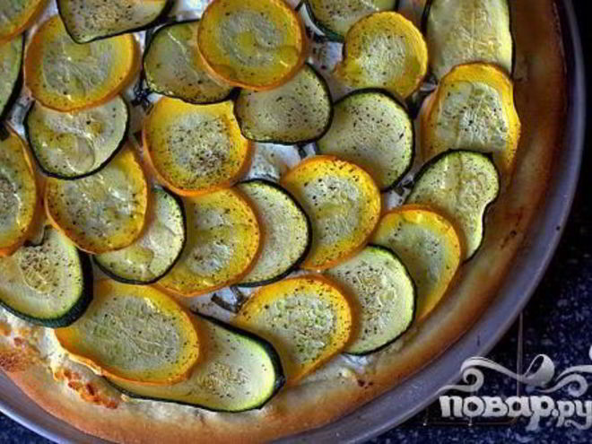Рецепт пиццы с цуккини и козьим сыром