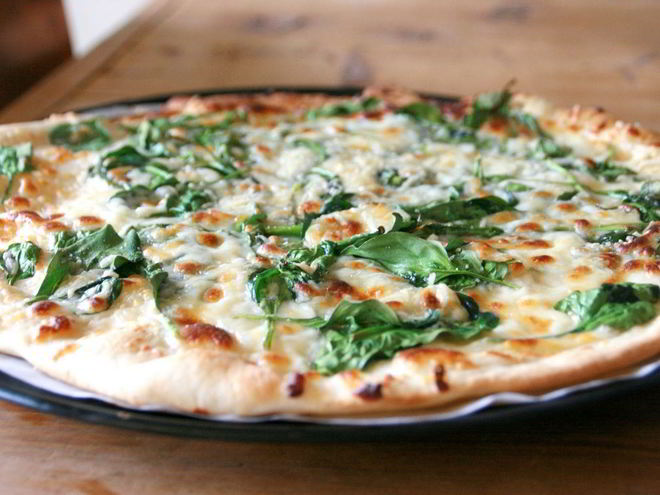 Рецепт пиццы со шпинатом и сыром