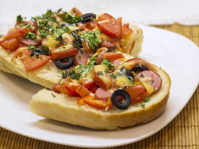 Рецепт пиццы в батоне