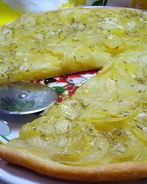 Постная пицца бьянка с розмарином и картофелем