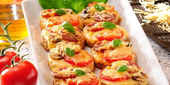 Самая ленивая пицца на батоне