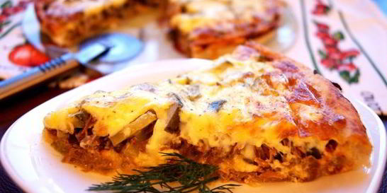 Сытная пицца по-домашнему