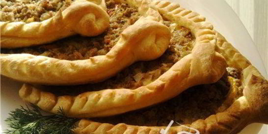 Турецкая пицца Пидэ