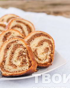 Потица, словенский ореховый рулет