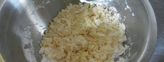 рулетики с корицей и изюмом. Шаг 12