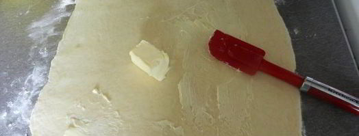 рулетики с корицей и изюмом. Шаг 6