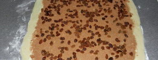 рулетики с корицей и изюмом. Шаг 7